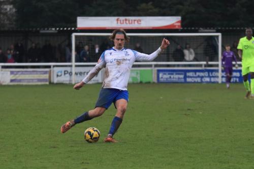 IMG 9036-Sam-Youngs-delivers-the-pass-to-set-up-the-first-Enfield-goal