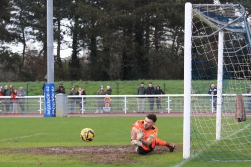 IMG 9049-Ben-Goode-saves-from-an-Enfield-free-kick
