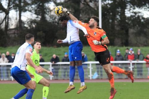 IMG 9057-Ben-Goode-punches-clear-from-Herson-Alves