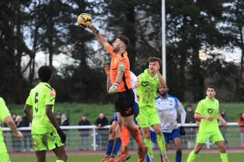 IMG 9105-Wingates-Ben-Goode-punches-clear