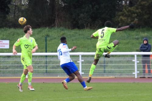 IMG 9129-Ben-Frempah-5-clears-from-Reece-Beckles-Richards