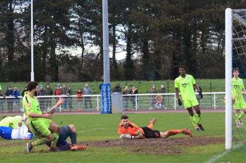 IMG 9151-Sam-Youngs-beats-Ahmet-Biler-to-score-the-second-Enfield-goal