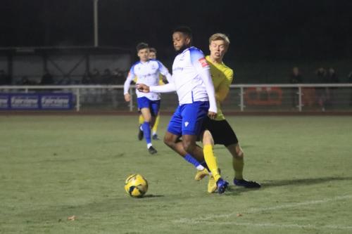 IMG 5104-Reece-Beckles-Richards-holds-off-Patrick-Dam-before-passing-to-Ollie-Knight-background-whose-shot-is-saved