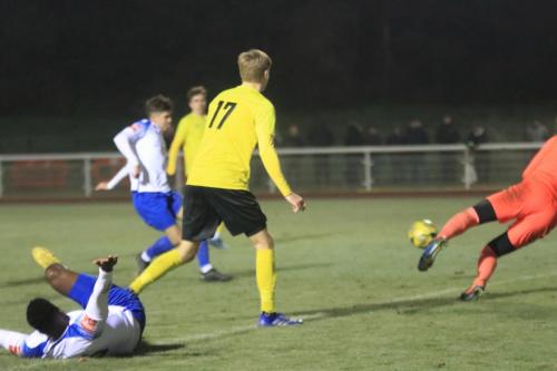 IMG 5107-Thomas-Thygesen-saves-from-Ollie-Knight