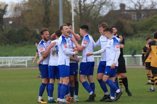 IMG 1080-Enfield-celebrate-the-second-goal