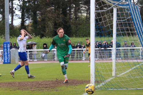 IMG 1133-Despair-for-Jake-Cass-and-relief-for-Woody-Williamson-as-a-header-from-Marcus-Wyllie-is-just-off-target