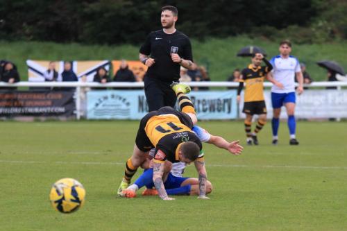 IMG 1134-Cheshunts-Taylor-Miles-in-a-tangle-with-Sam-Youngs