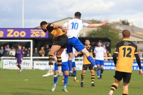 IMG 1349-Darion-Furlong-L-challenges-Marcus-Wyllie