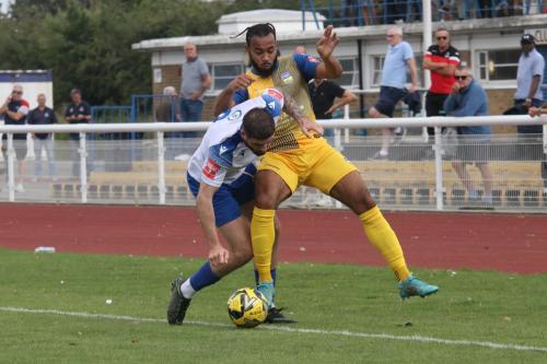 IMG 9911-Jake-Cass-L-challenges-Luke-Ige-Enfields-James-Richmond-marked-by-Ben-Steward-L-and-Luke-Ige