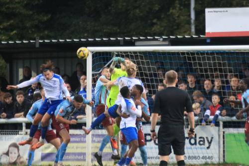 IMG 4164-Hastings-Charlie-Grainger-punches-clear