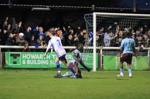 IMG 4312-Ollie-Knight-celebrates-his-goal