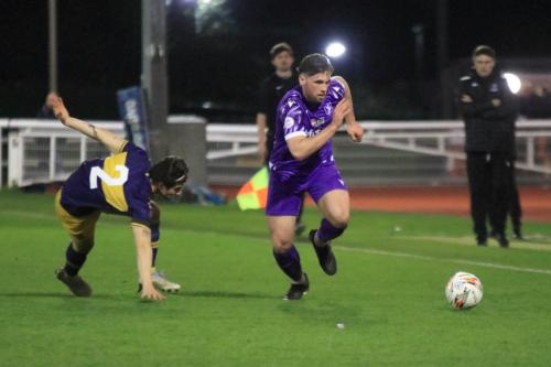 IMG 0292-Enfields-Bernie-Tanner-wrongfoots-Tom-Lillico