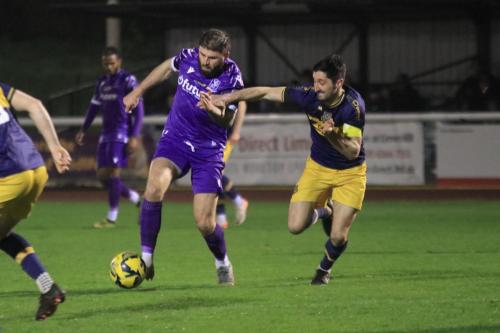 IMG 0428-Enfields-Jake-Cass-holds-off-Ioan-Emanuel