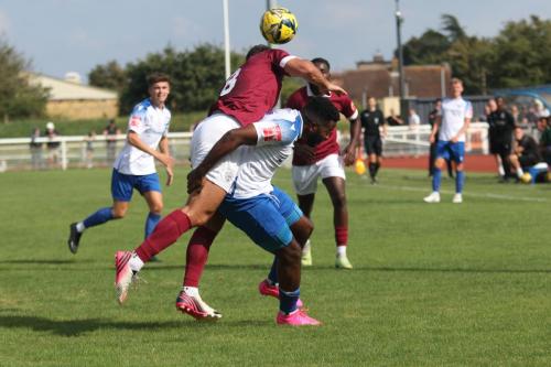 IMG 0639-Leigh-Rose-L-challenges-Reece-Beckles-Richards