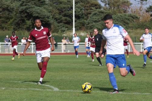 IMG 0653-Marcus-Wyllie-breaks-into-the-Potters-Bar-box