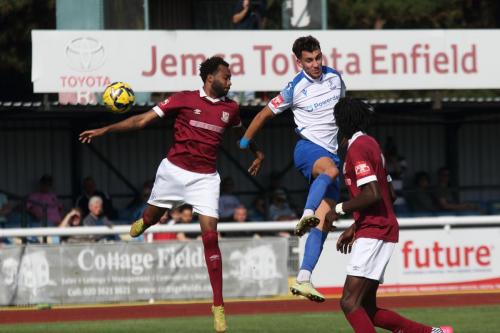 IMG 0663-Samuel-Dowridge-L-challenges-Sami-Bessadi