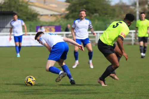 IMG 1917-Marcus-Wyllie-L-spins-away-from-Rickie-Hayles