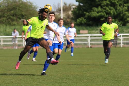 IMG 1960-Dwight-Pascal-L-heads-clear-from-Marcus-Wyllie