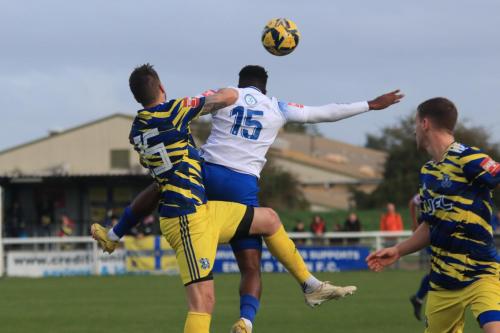 IMG 2934-Greg-Halford-L-challenges-Reece-Beckles-Richards