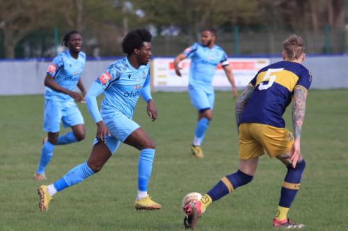 IMG 1482-Herson-Alves-runs-at-the-defence