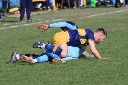 IMG 1510-Herson-Alves-in-a-tangle-with-a-Major-player