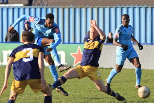 IMG 1639-Jonathan-Hippolyte-is-challenged-as-he-shoots