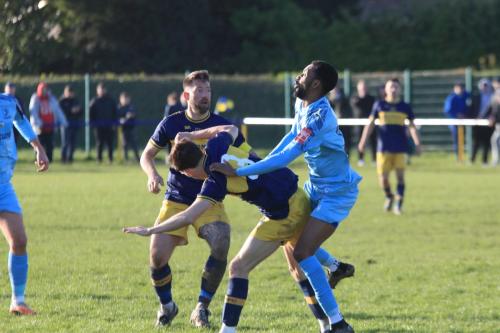 IMG 1691-Majors-Sean-Kelly-challenged-by-Jonathan-Hippolyte