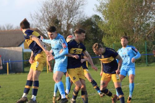 IMG 1861-Another-inswinging-corner-causes-problems-for-the-defence