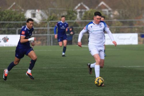 IMG 0606-Marcus-Wyllie-breaks-clear-of-Rio-Davidson-Phipps