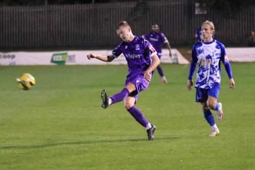 IMG 3266-Joe-Payne-crosses (1)