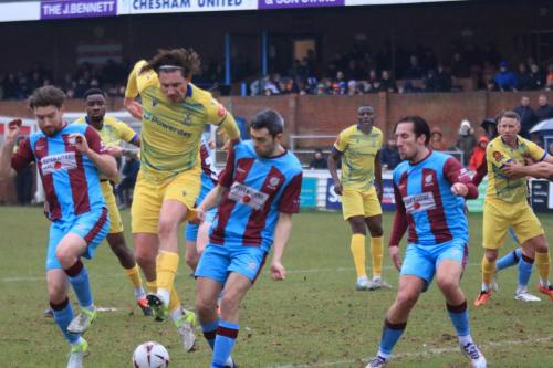 IMG 7435-Enfields-Sam-Youngs-surrounded-by-defenders