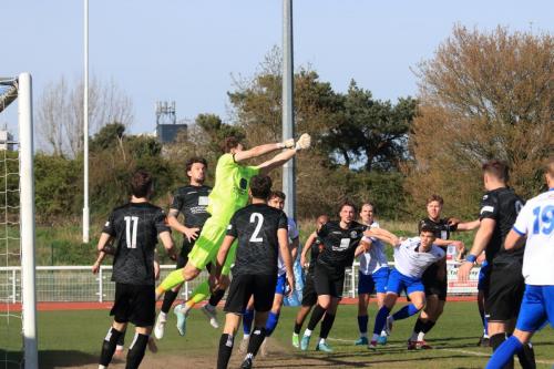 IMG 9226-Chippenhams-Will-Henry-punches-clear