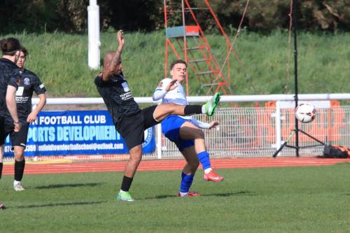 IMG 9253-Tyreke-Johnson-clears-from-Jack-Bates