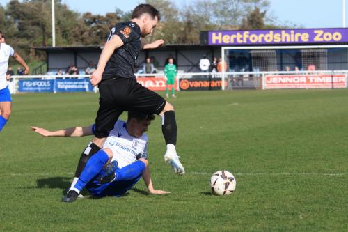 IMG 9283-Alex-Bray-hurdles-Ollie-Knight-who-slipped-at-the-crucial-moment