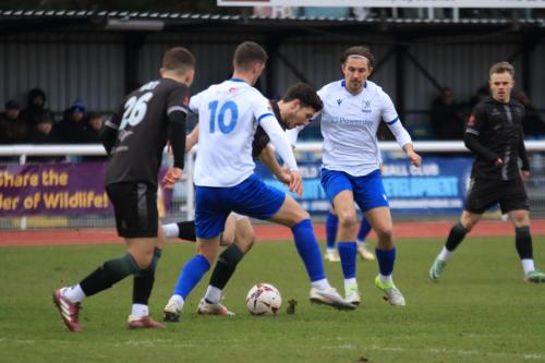 IMG 6864-Jake-Hutchinson-10-and-Sam-Youngs-pressurise-Ollie-Robinson