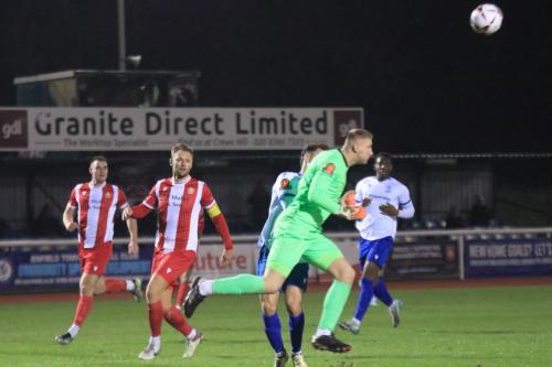 IMG 5809-Hornchurch-keeper-Mason-Terry-heads-clear-from-Billy-Leonard