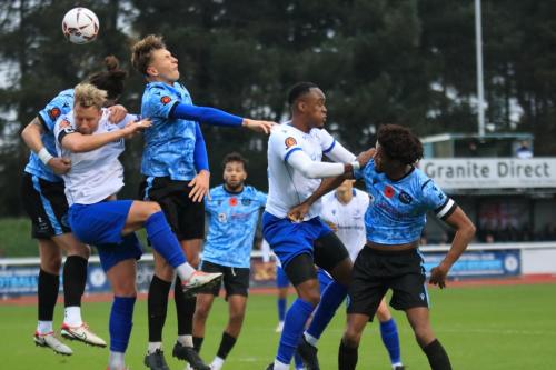 IMG 5181-L-R-Canice-Carroll-Adam-Thompson-Owen-Dore-Xavier-Benjamin-and-Sido-Jombati-challenge-for-a-long-throw