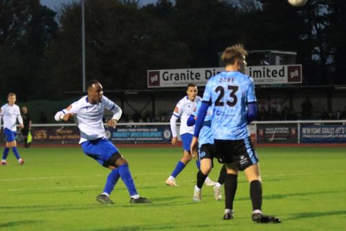 IMG 5297-Xavier-Benjamin-shoots-over-the-bar