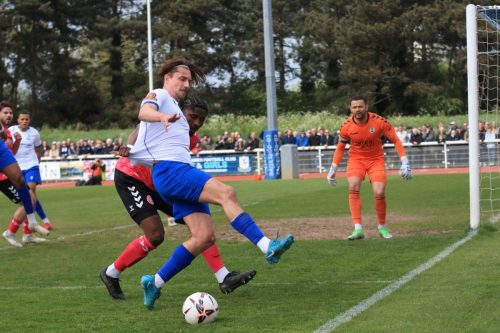 IMG 9497-Sam-Youngs-stops-the-ball-from-going-out-of-play