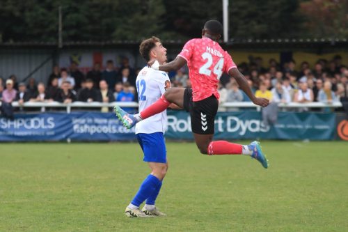 IMG 9575-Brandon-Mason-clears-from-Billy-Leonard