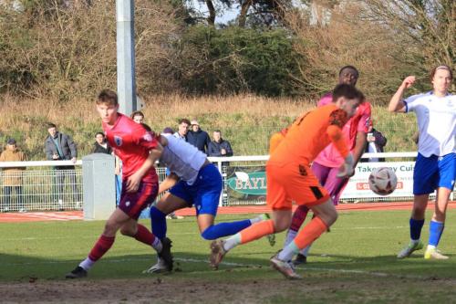 IMG 7765-Matthew-Rowley-fumbles-the-ball-but-Enfield-cant-take-advantage