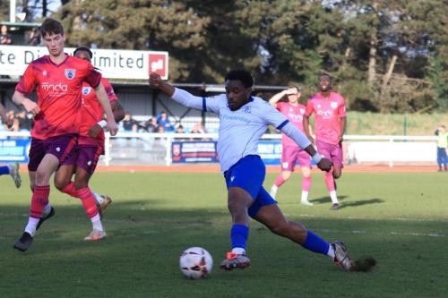 IMG 7784-John-Oyenuga-shoots-into-the-side-netting