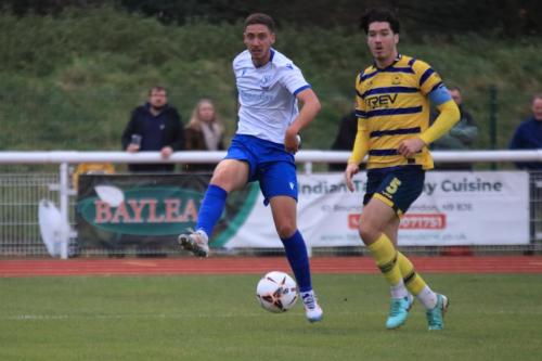 IMG 6023-Jake-Hutchinson-L-crosses-into-a-penalty-area-empty-of-teammates