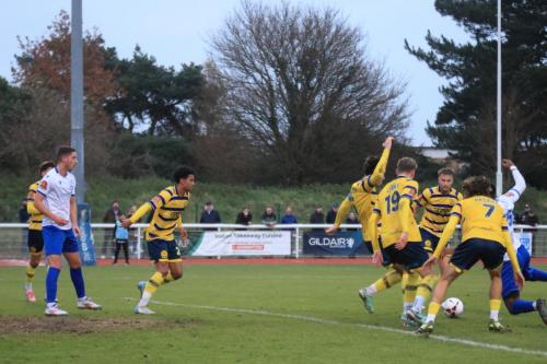 IMG 6093-Enfields-Xavier-Benjamin-is-crowded-out-as-he-tries-to-shoot