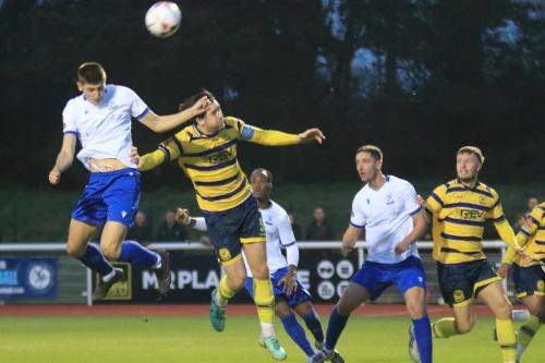 IMG 6135-Dan-Cox-L-heads-over-the-bar