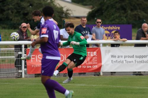 IMG 3466-Adi-Connolly-clears-from-Will-Lankshear