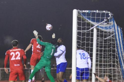 IMG 7143-Welling-keeper-Rhys-Lovett-flaps-at-a-cross