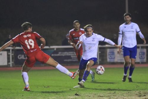 IMG 7332-Dan-Quick-knocks-the-ball-away-from-Sam-Youngs