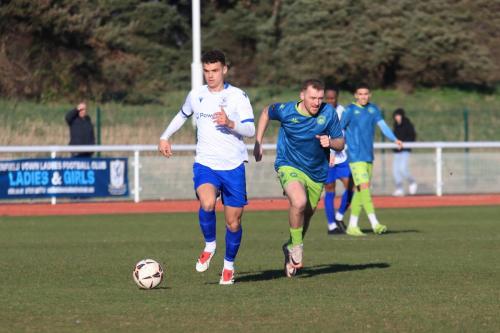 IMG 8648-Harry-Sidwell-breaks-forward-before-scoring-the-first-Enfield-goal
