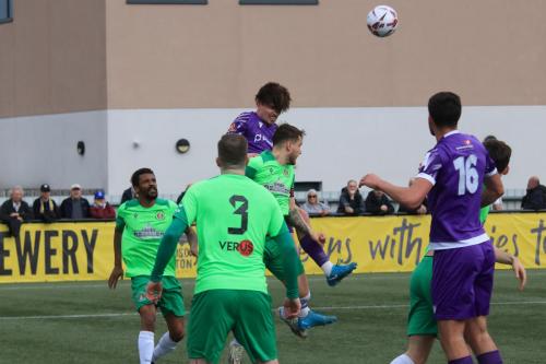 IMG 8910-Enfields-Sam-Youngs-wins-a-challenge-with-Guy-Hollis